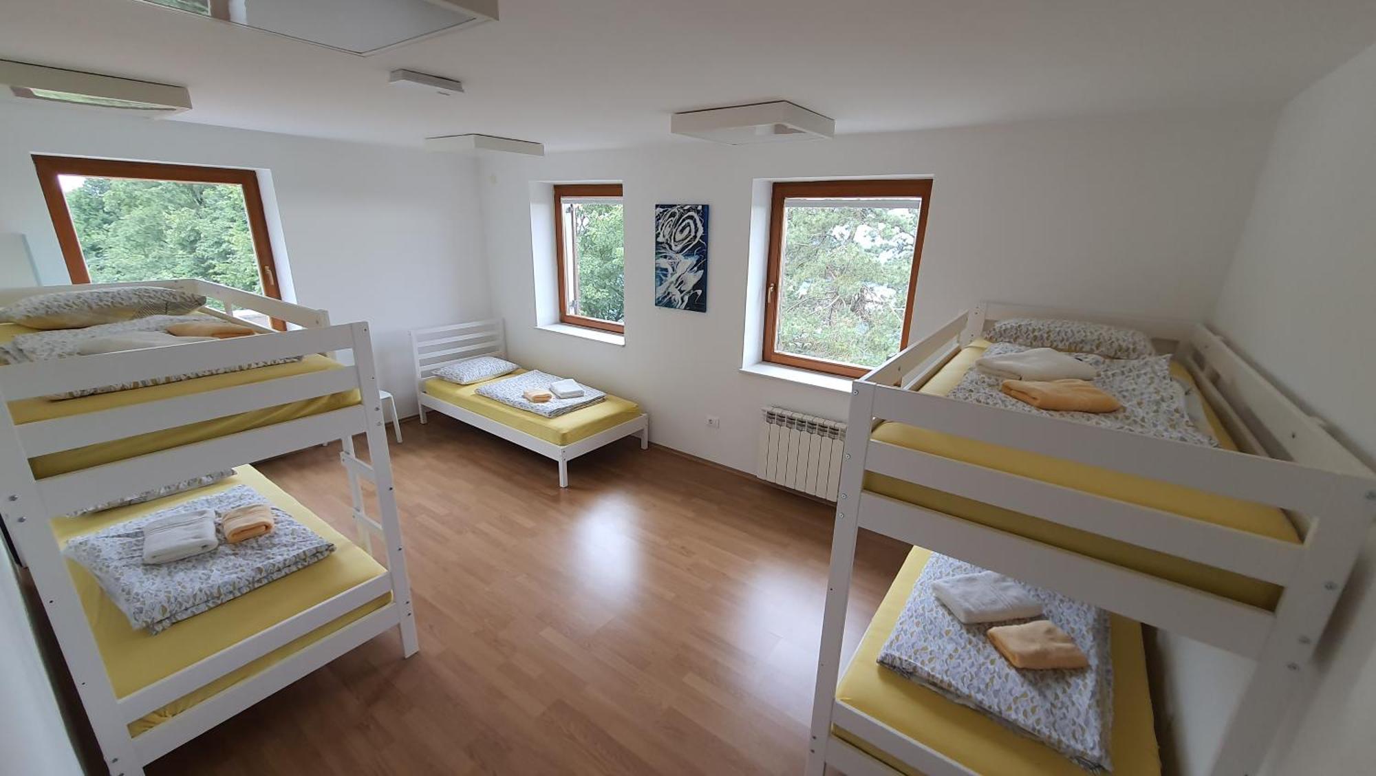 Hotel Prenocisca Center Mir In Dobro Solkan Zewnętrze zdjęcie