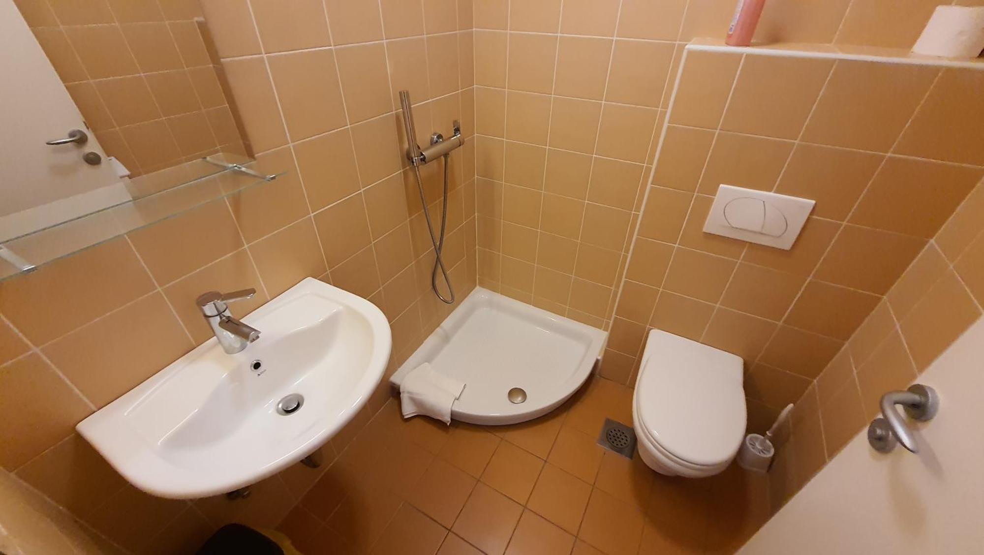 Hotel Prenocisca Center Mir In Dobro Solkan Zewnętrze zdjęcie