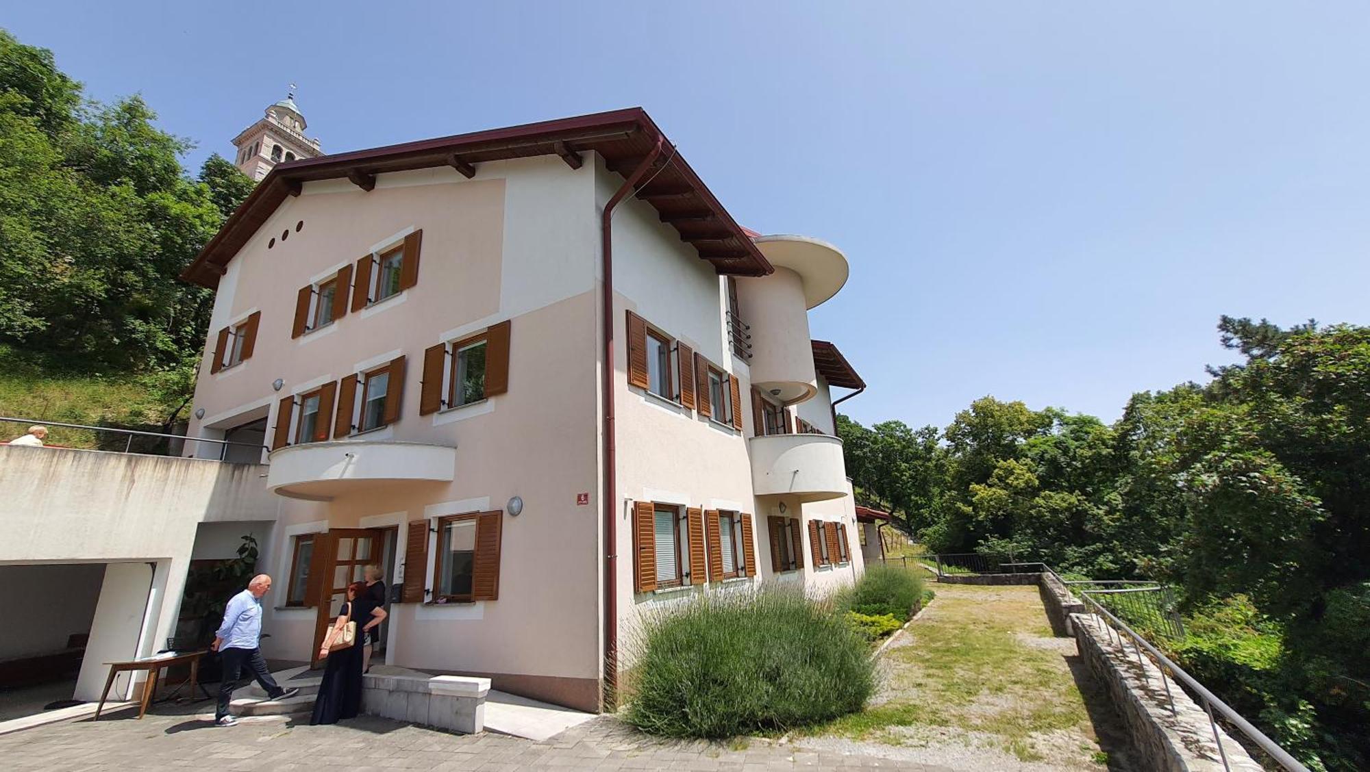 Hotel Prenocisca Center Mir In Dobro Solkan Zewnętrze zdjęcie